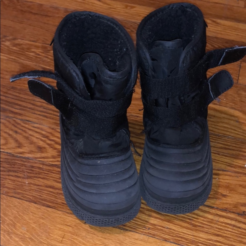 Kids Lugz snow boots